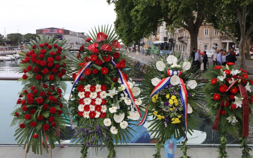Polaganje vijenaca